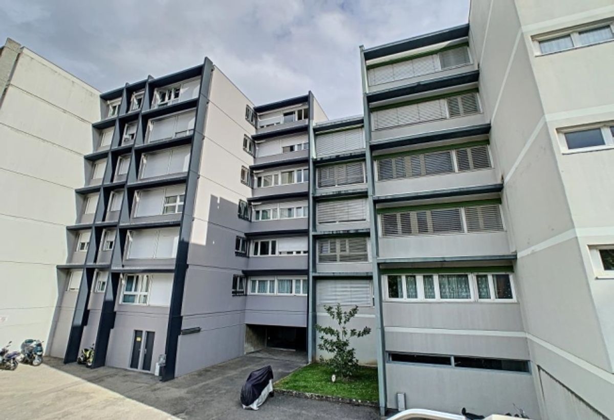 Außenparkplatz Nr. 14 - 0