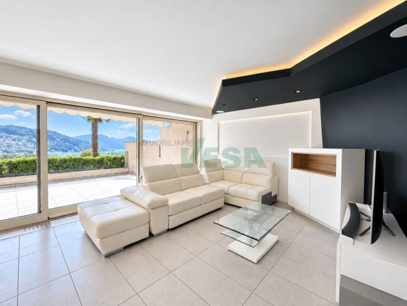 Moderne und helle 2-Zimmer-Wohnung mit Seeblick und grosser Terrasse - 1