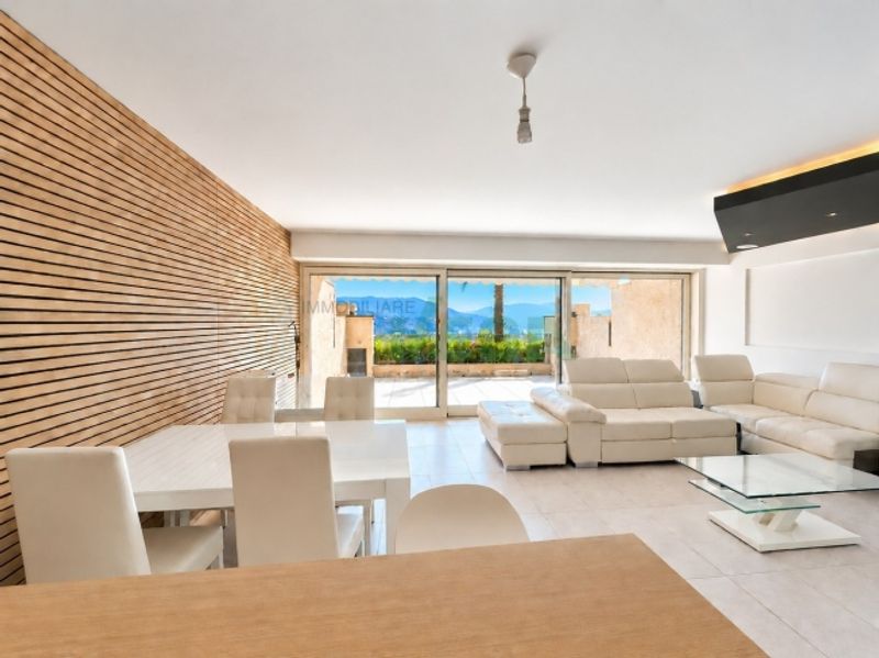 Moderne und helle 2-Zimmer-Wohnung mit Seeblick und grosser Terrasse - 9