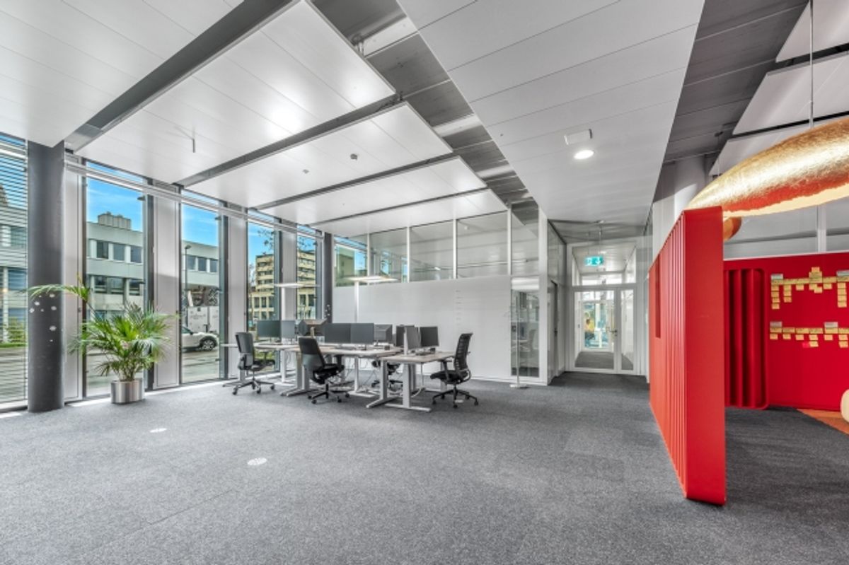 Flächen von 490 - 980 m² | Ausgebaute Büroflächen am Bahnhof Stettbach - 1