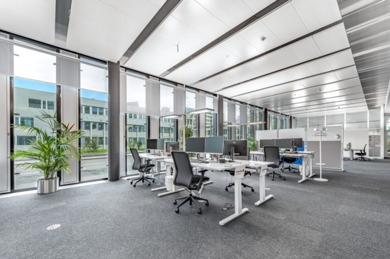 Flächen von 490 - 980 m² | Ausgebaute Büroflächen am Bahnhof Stettbach - 4