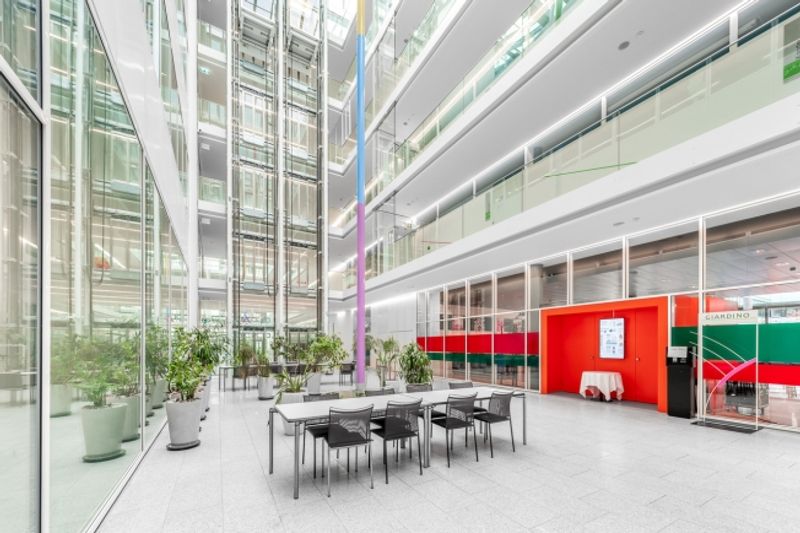 Flächen von 490 - 980 m² | Ausgebaute Büroflächen am Bahnhof Stettbach - 5