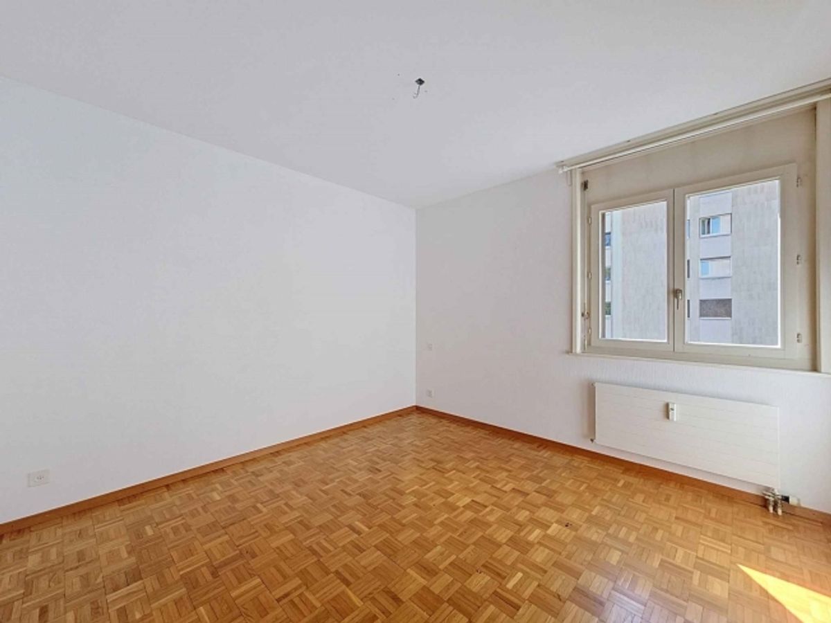 Elegante 4,5-Zimmer-Familienwohnung mit Kamin und Loggia - 8