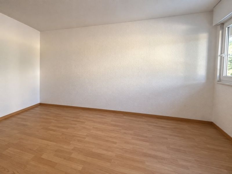 3,5-Zimmer-Wohnung zur Miete mit Umkleideraum im 2. Stock - 3