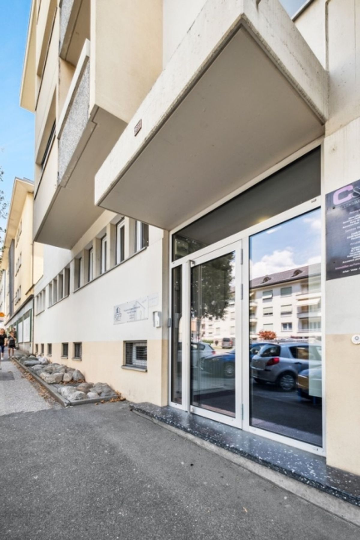 3,5-Zimmer-Wohnung zur Miete mit Umkleideraum im 2. Stock - 8