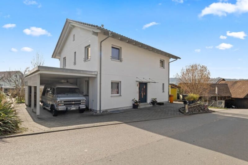 VIEL RAUM & KOMFORT - MODERNES 5.5 ZIMMER EINFAMILIENHAUS - 1