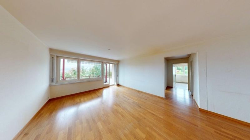 Helle 4-Zimmer-Wohnung im 2. OG  ruhig wohnen in Uetikon am See | BEFRISTET - 1