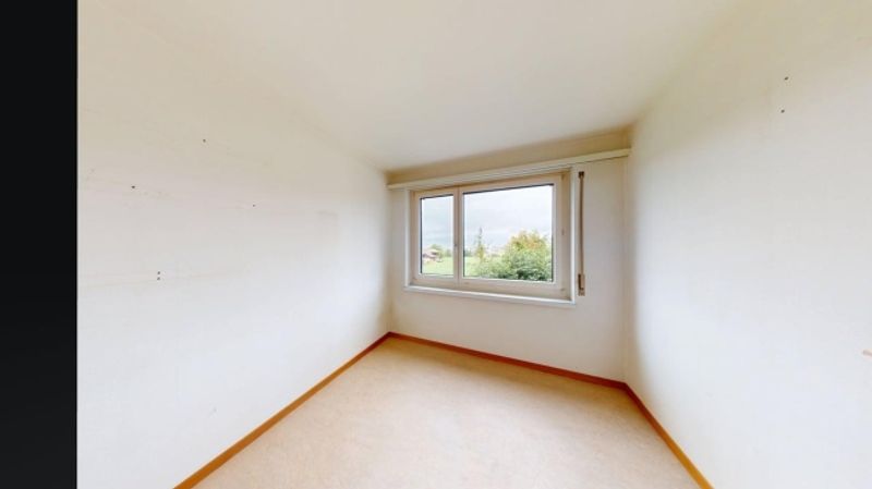 Helle 4-Zimmer-Wohnung im 2. OG  ruhig wohnen in Uetikon am See | BEFRISTET - 2