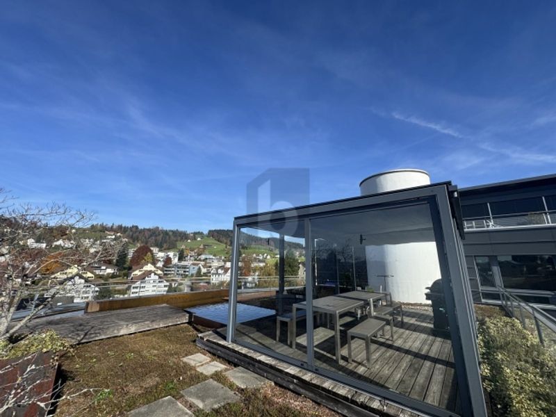 MODERNE ARBEITSFLÄCHE MIT TERRASSE - 1