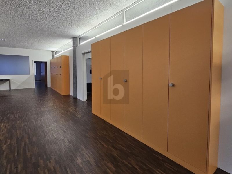 MODERNE ARBEITSFLÄCHE MIT TERRASSE - 4