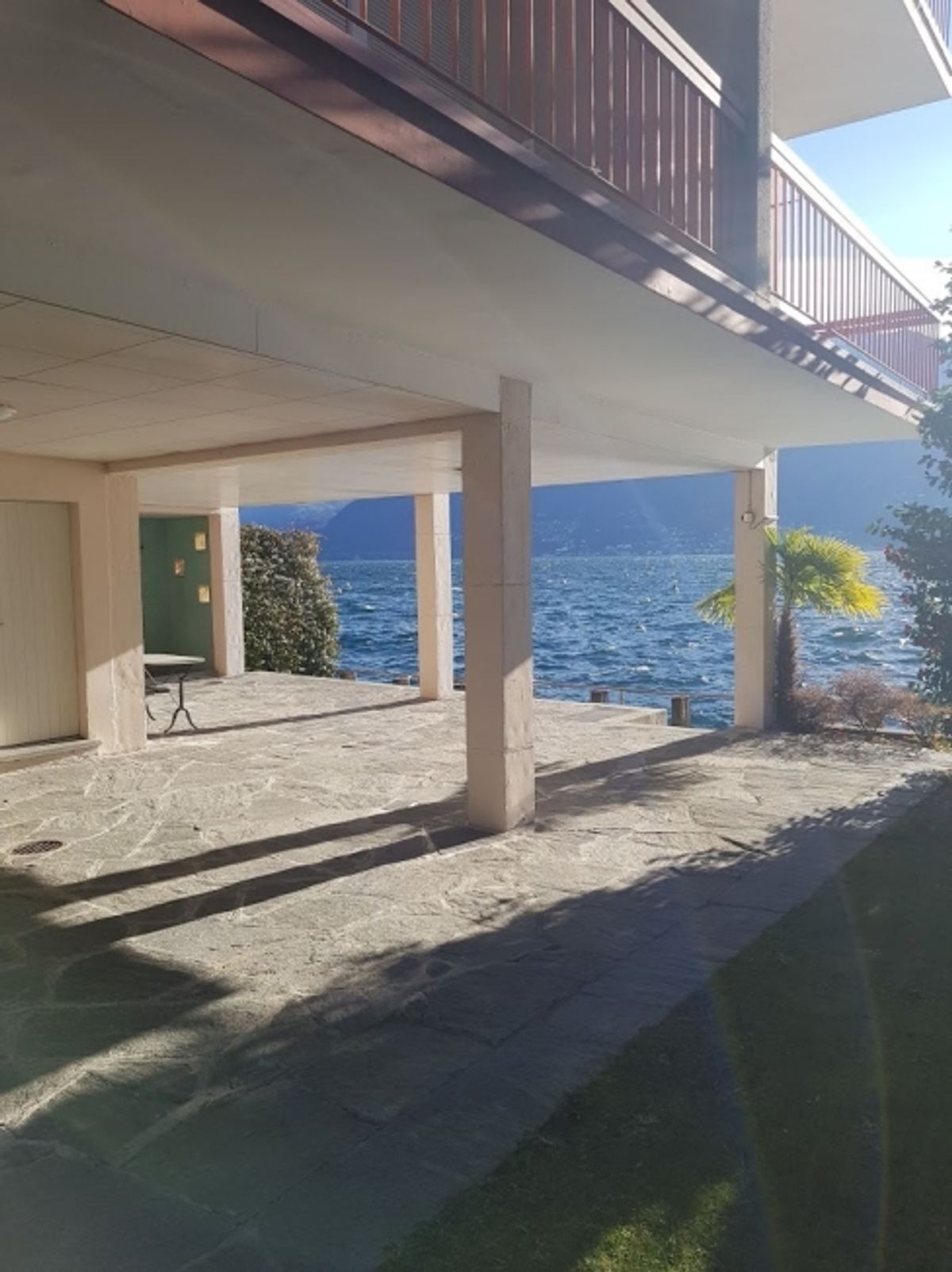 MINUSIO, 2 1/2 Zimmerwohnung direkt am See zu vermieten - 0