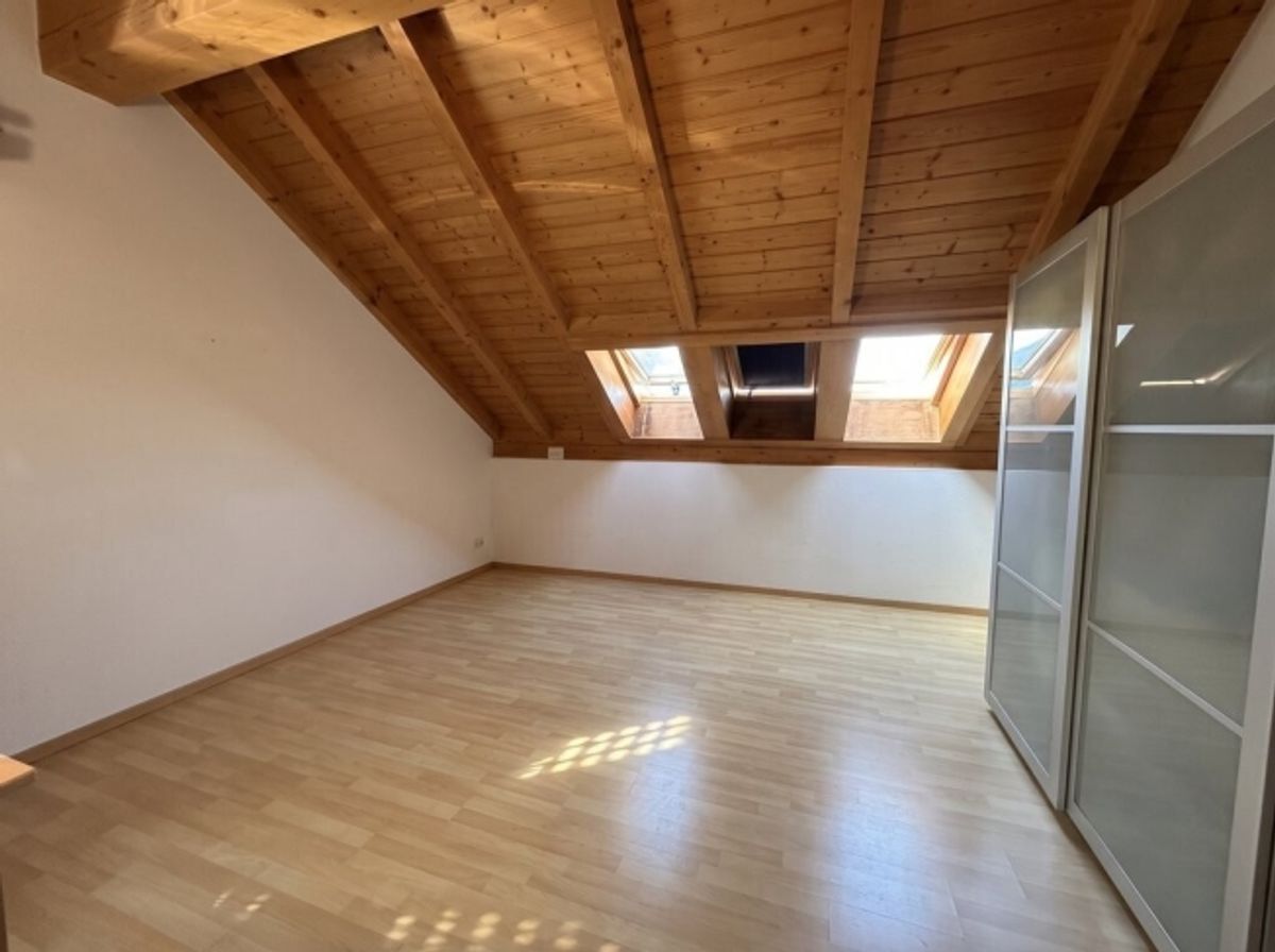 Ankommen und wohlfühlen Helle 3.5-Zimmer-Dachwohnung in Felsberg - 5