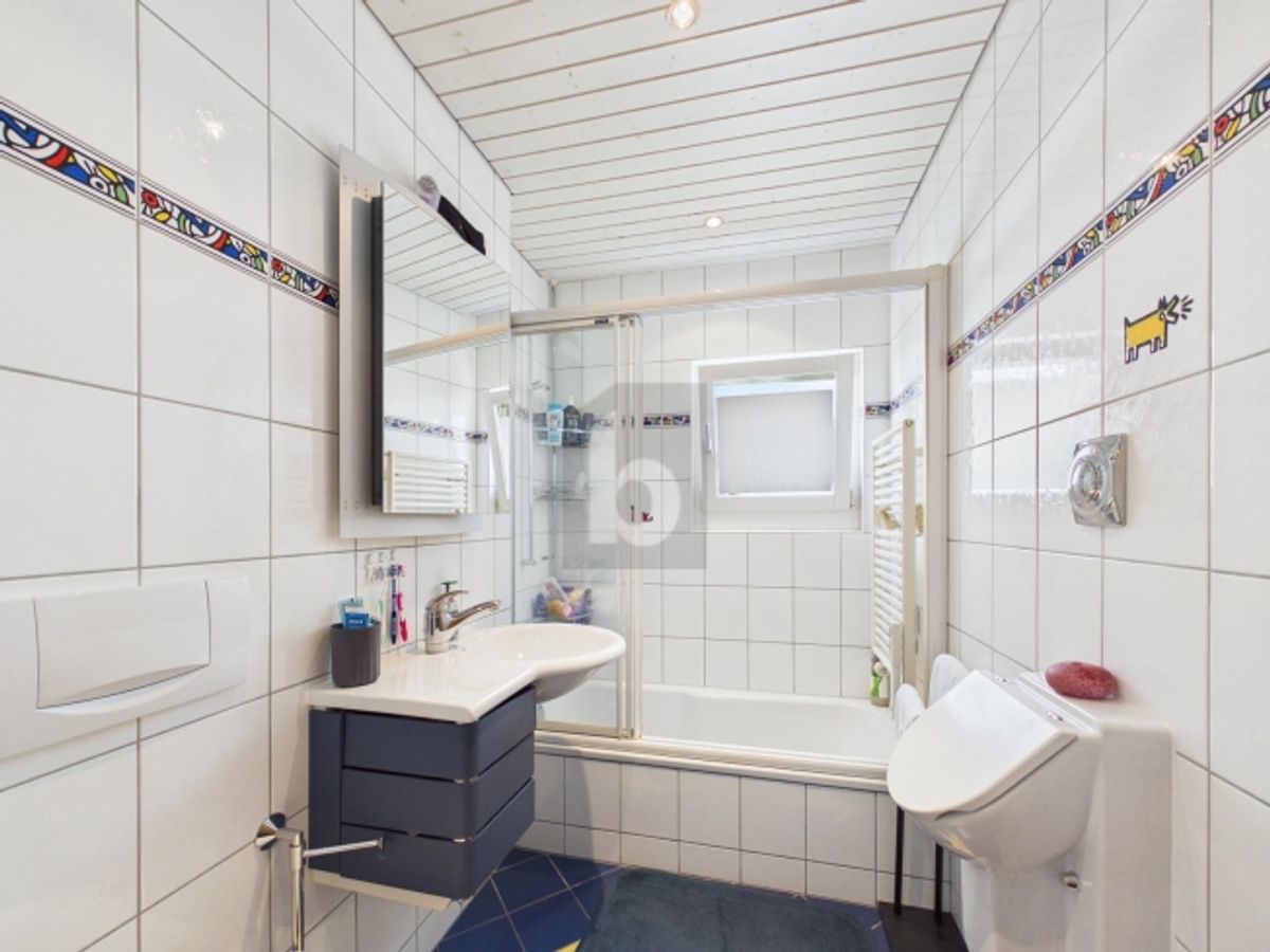 MODERNER GRUNDRISS MIT NEUER ERDSONDENHEIZUNG - 2