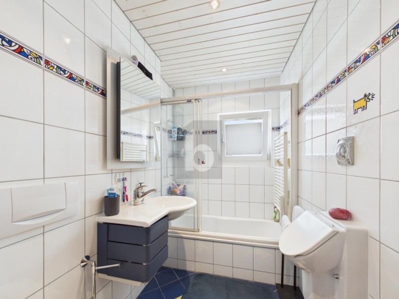 MODERNER GRUNDRISS MIT NEUER ERDSONDENHEIZUNG - 3