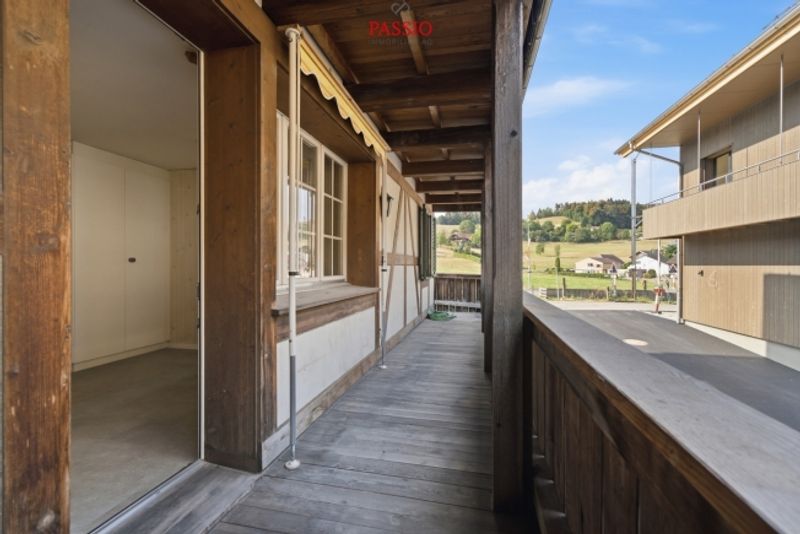 Wohnen mit Altbaucharme, Balkon und eigenem Garten - 2