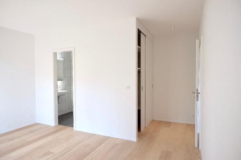2 Zimmer Wohnung - 4