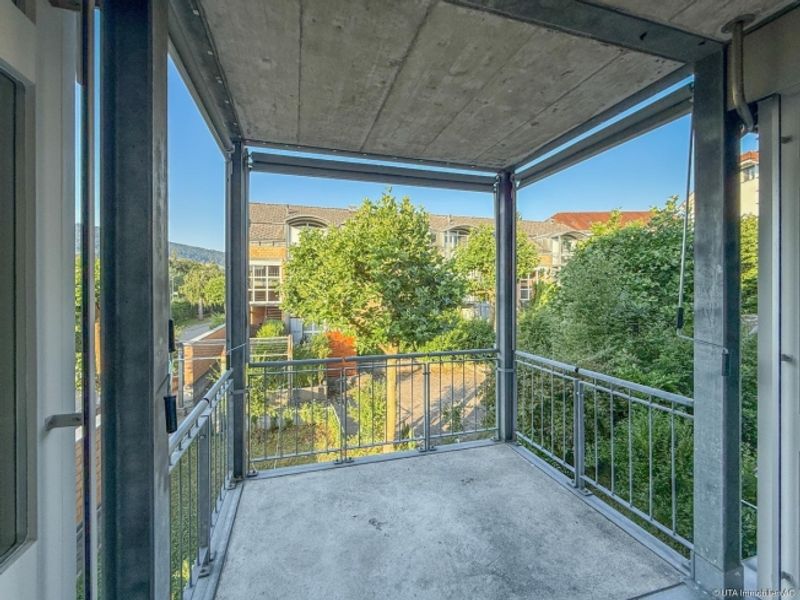 Schöne helle Wohnung mit neuem Ausbaustandard - 1