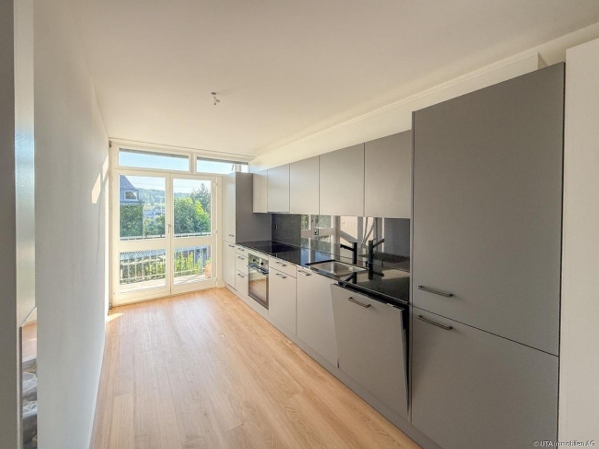 Schöne helle Wohnung mit neuem Ausbaustandard - 3