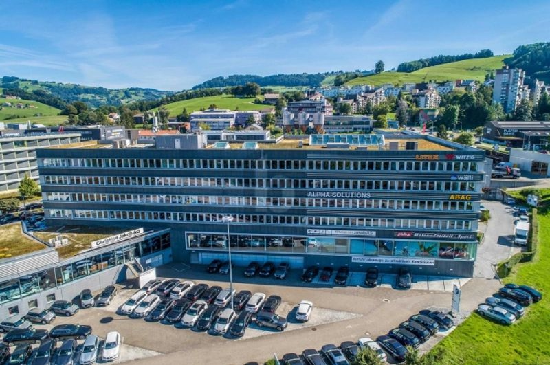 RIESIGE PRODUKTIONSHALLE IDEAL FÜR IHR BUSINESS - 1
