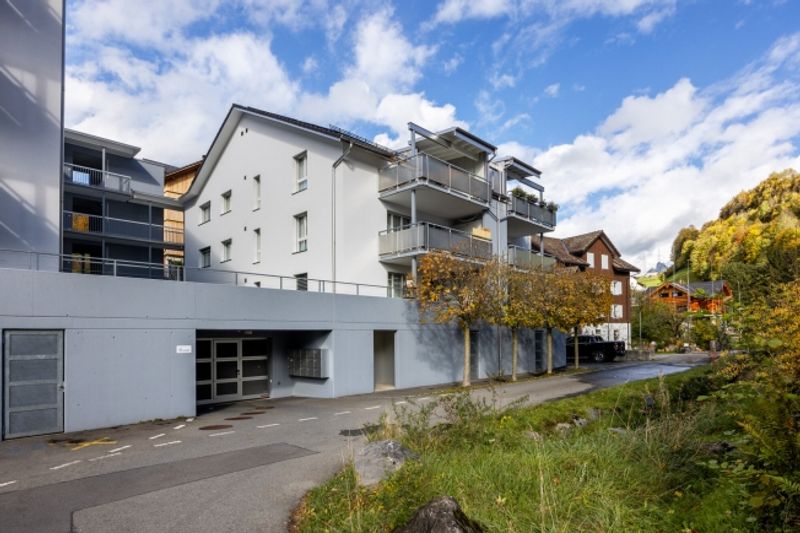 Moderne 3.5-Zimmer-Wohnung an ruhiger und zentraler Lage in Morschach - 1