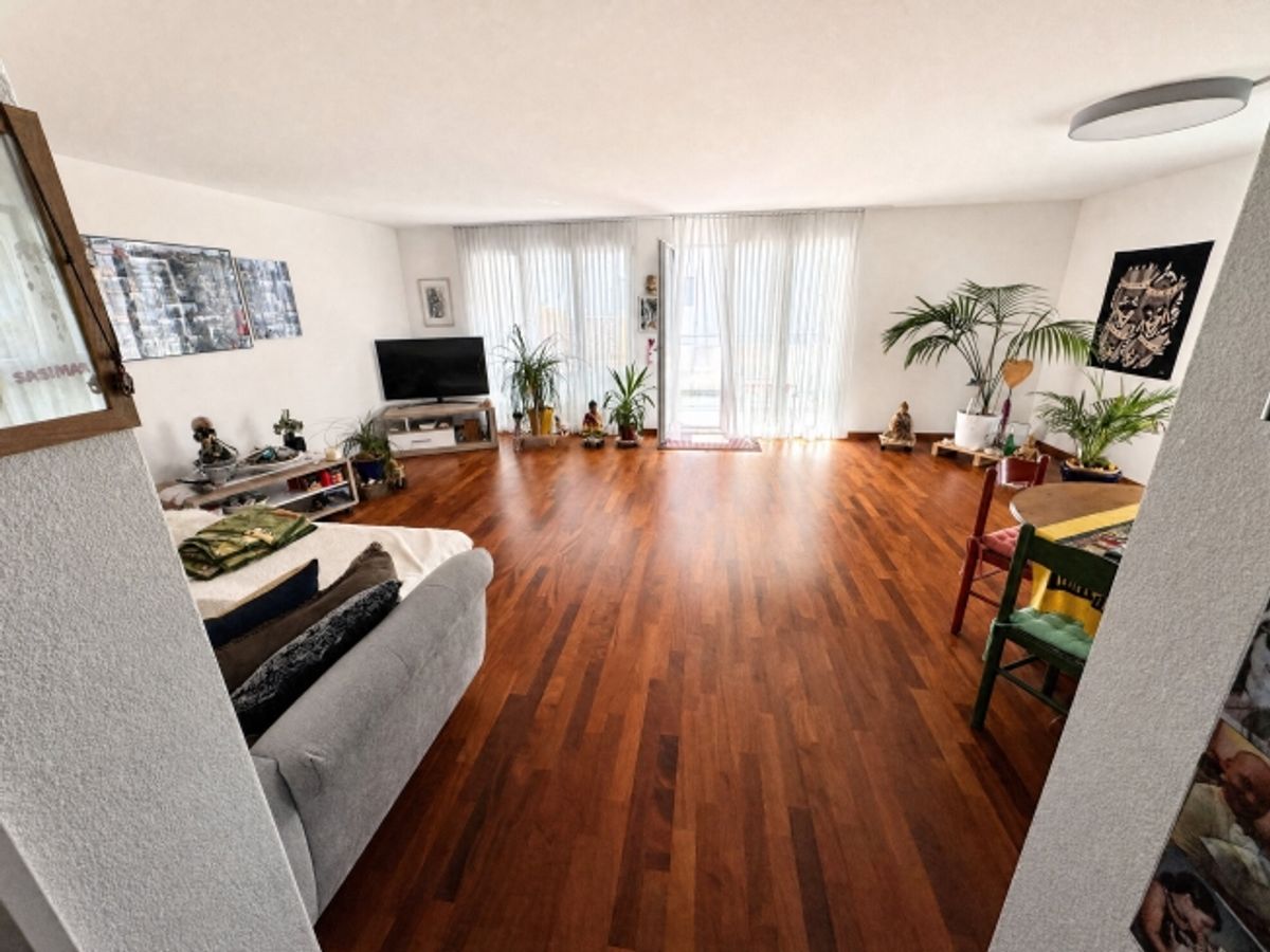 Moderne 3.5-Zimmer-Wohnung an ruhiger und zentraler Lage in Morschach - 2