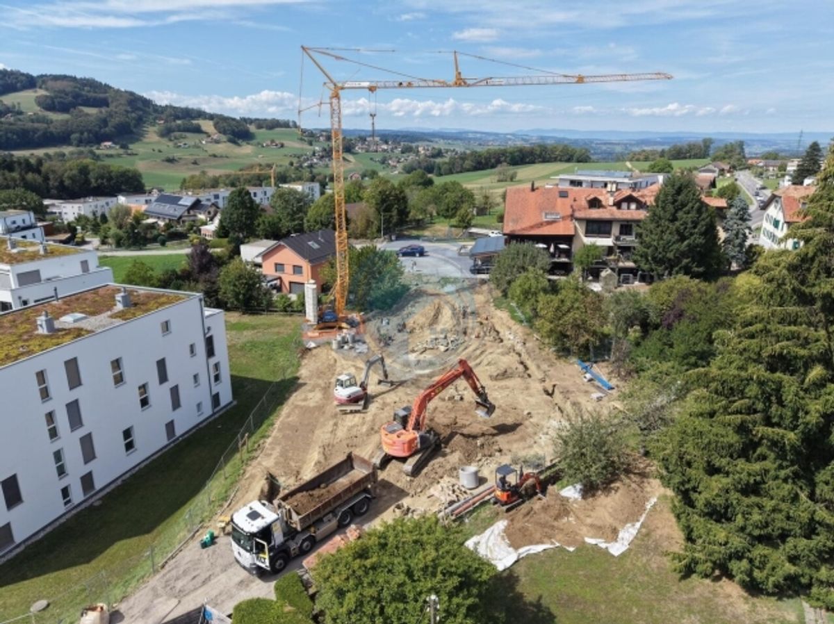 WUNDERSCHÖNE 4.5 ZIMMERWOHNUNG MIT BALKON - 2