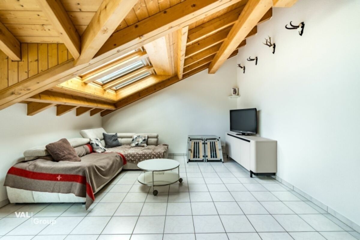 Charakter, Licht und Bergsicht 4½-Zimmer-Dachwohnung im Zentrum von Visp - 1