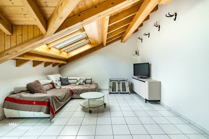 Charakter, Licht und Bergsicht 4½-Zimmer-Dachwohnung im Zentrum von Visp - 2