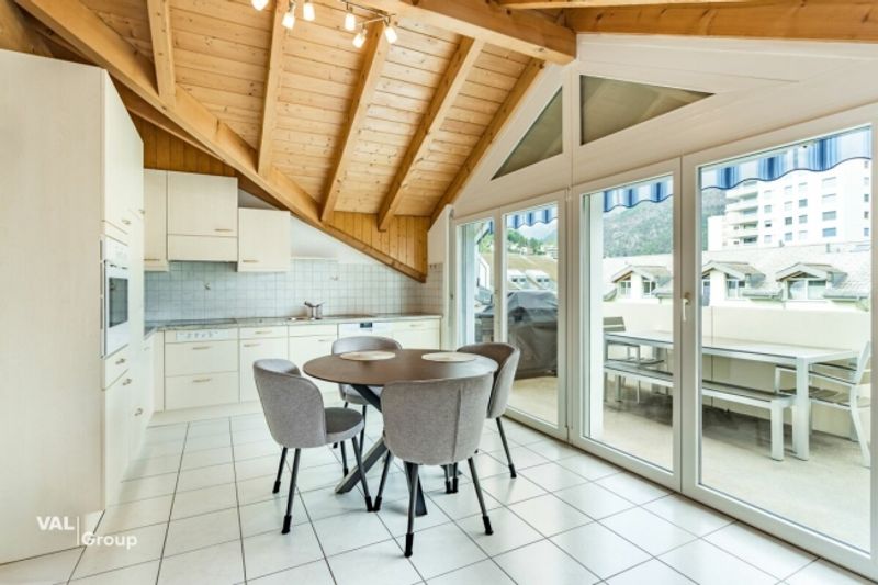 Charakter, Licht und Bergsicht 4½-Zimmer-Dachwohnung im Zentrum von Visp - 3