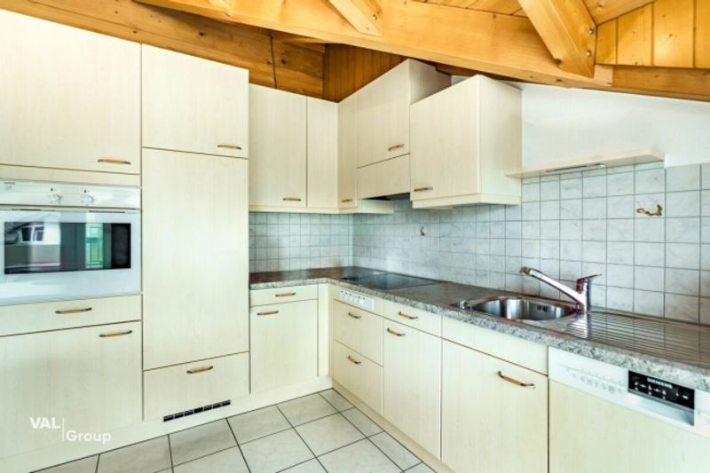 Charakter, Licht und Bergsicht 4½-Zimmer-Dachwohnung im Zentrum von Visp - 4