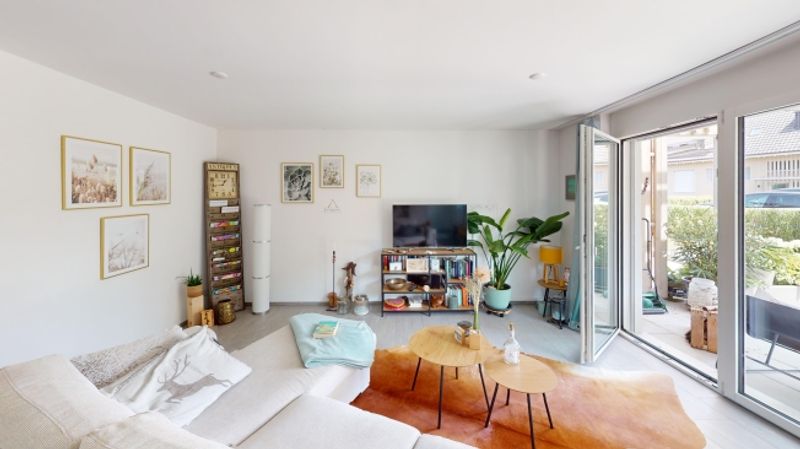 Helle 2.5-Zimmer-Wohnung mit Sitzplatz in Berg am Irchel kaufen - 1
