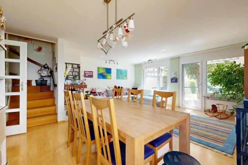 5.5-Zimmer-Einfamilienhaus mit schönem Garten und Garage - 8