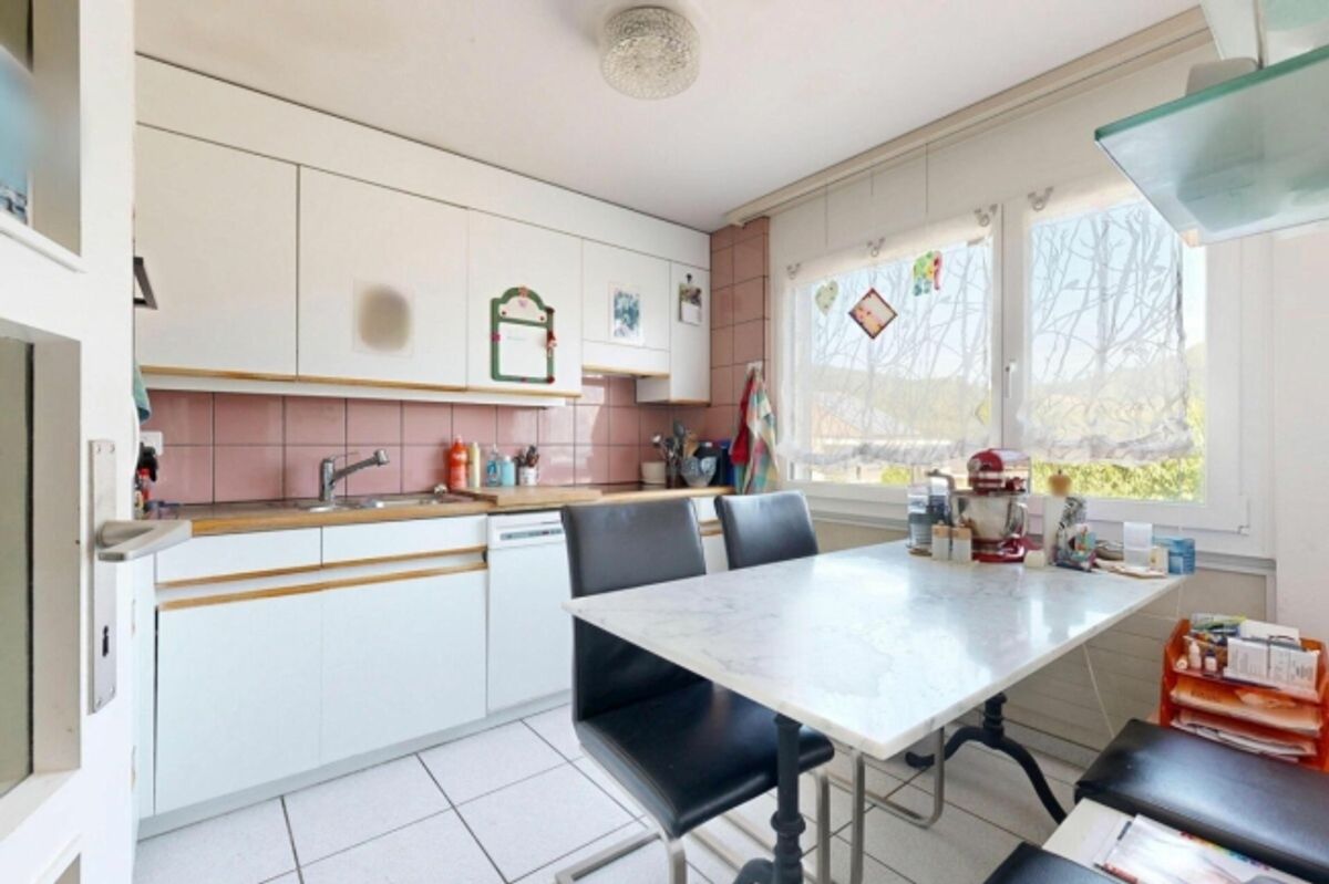 5.5-Zimmer-Einfamilienhaus mit schönem Garten und Garage - 8