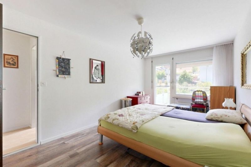 5.5-Zimmer-Einfamilienhaus mit schönem Garten und Garage - 12