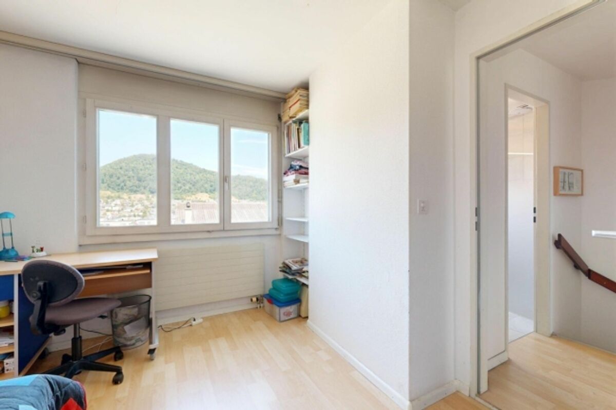 5.5-Zimmer-Einfamilienhaus mit schönem Garten und Garage - 14