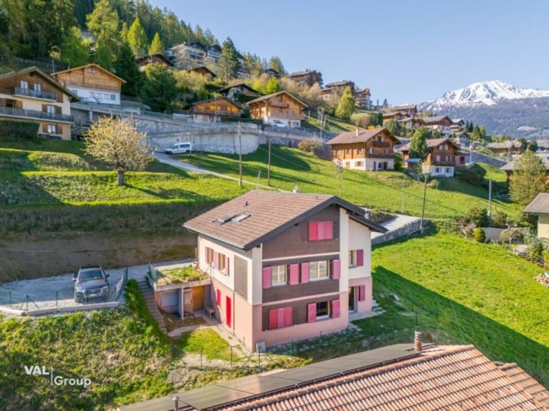 L'esprit chalet revisité dans un superbe 5 pièces - 12