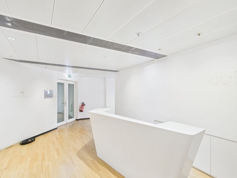 Vollausgebaute Grosszügigkeit - Bürofläche in Zürich-Altstetten - 2