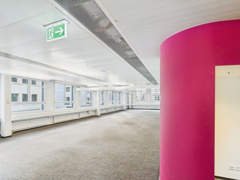 Vollausgebaute Grosszügigkeit - Bürofläche in Zürich-Altstetten - 5