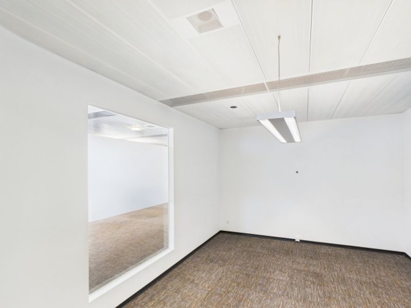 Vollausgebaute Grosszügigkeit - Bürofläche in Zürich-Altstetten - 13