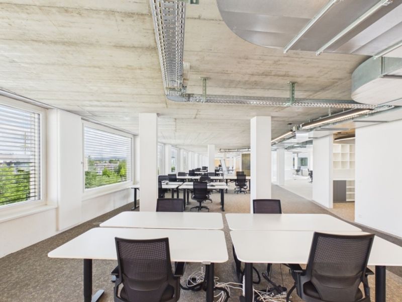 Vollausbau und Möbliert im 5. OG — Ab 358 m² - vollausgebautes Topbüro ab sofort verfügbar - 5