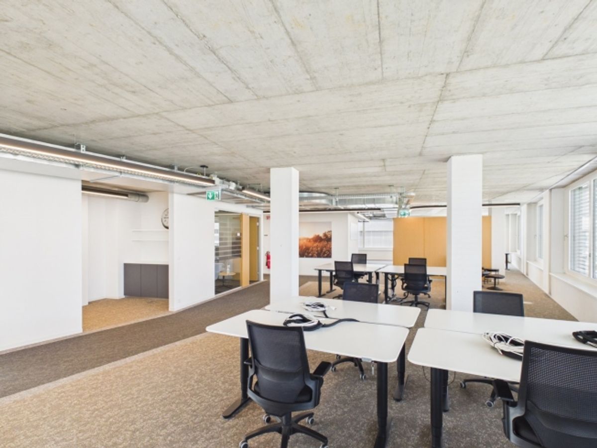 Vollausbau und Möbliert im 5. OG — Ab 358 m² - vollausgebautes Topbüro ab sofort verfügbar - 6