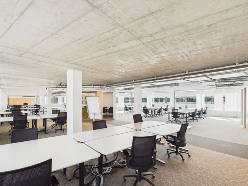 Vollausbau und Möbliert im 5. OG — Ab 358 m² - vollausgebautes Topbüro ab sofort verfügbar - 8