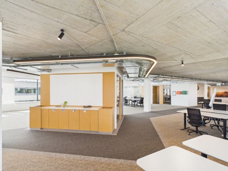 Vollausbau und Möbliert im 5. OG — Ab 358 m² - vollausgebautes Topbüro ab sofort verfügbar - 12