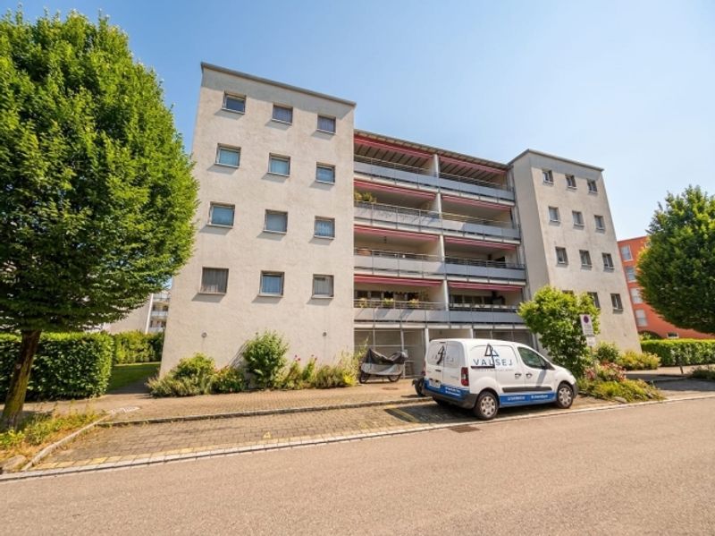 Helle 4-Zimmer-Wohnung mit grossem Balkon in Dietlikon kaufen - 2