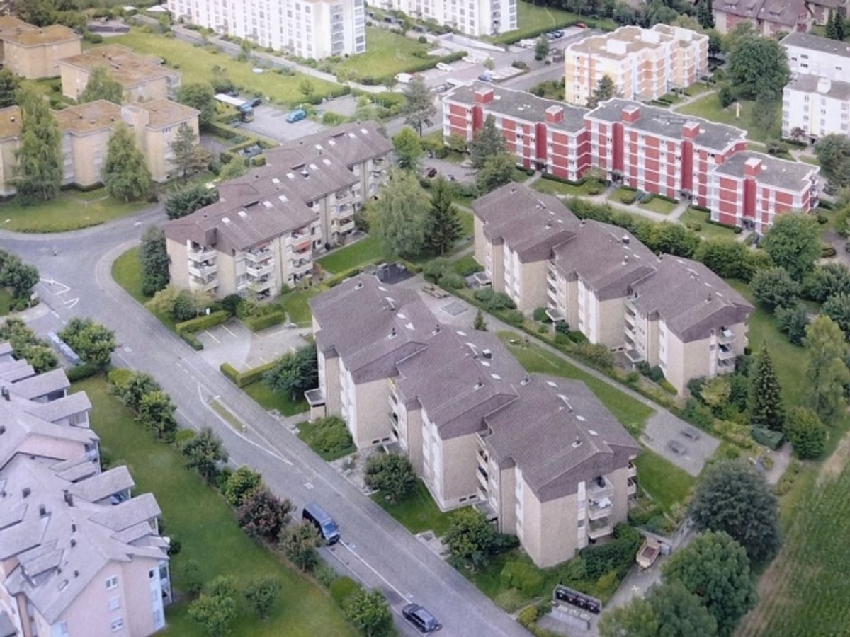 Befristeter Einstellhallenplatz in Thun ab sofort zu vermieten - 1