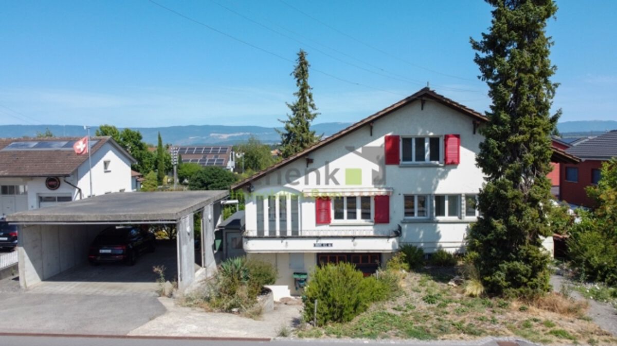 4.5-ZIMMER-EINFAMILIENHAUS MIT GROSSEM GARTEN UND BIOTOP - 0