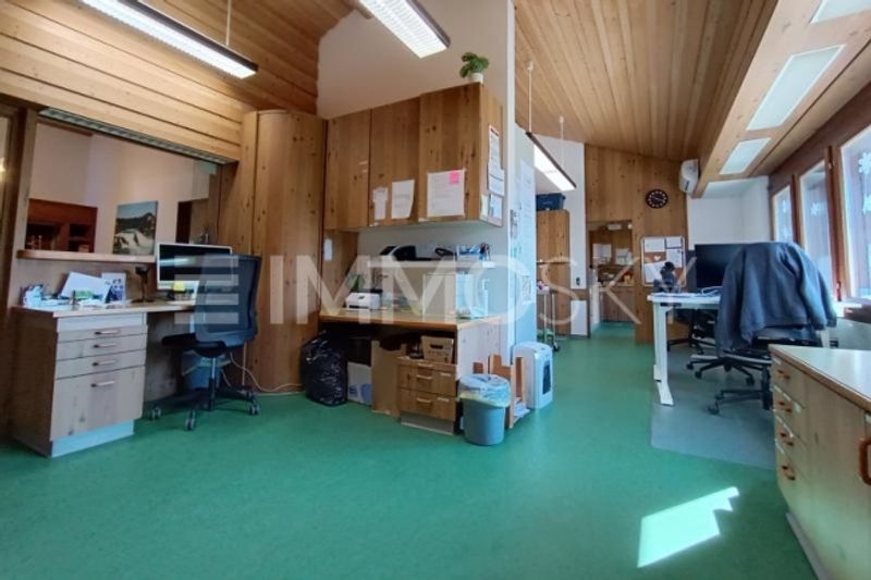 Unglaubliches Potenzial für Praxis, Coiffeur, Kosmetikstudio, Büro - 3