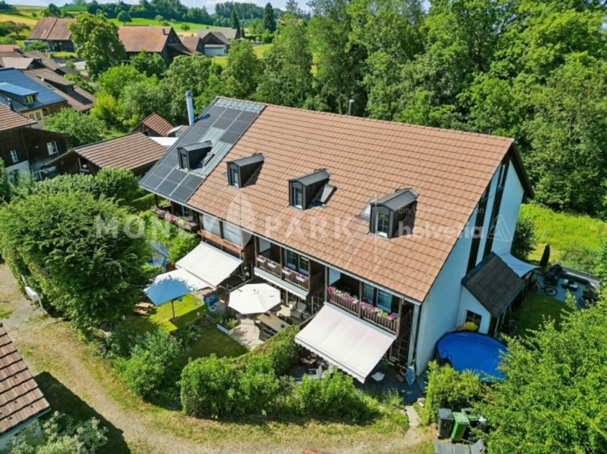 5.5-Zimmer-Reihenmittelhaus mit besonderem Wohngefühl und Garten - 0