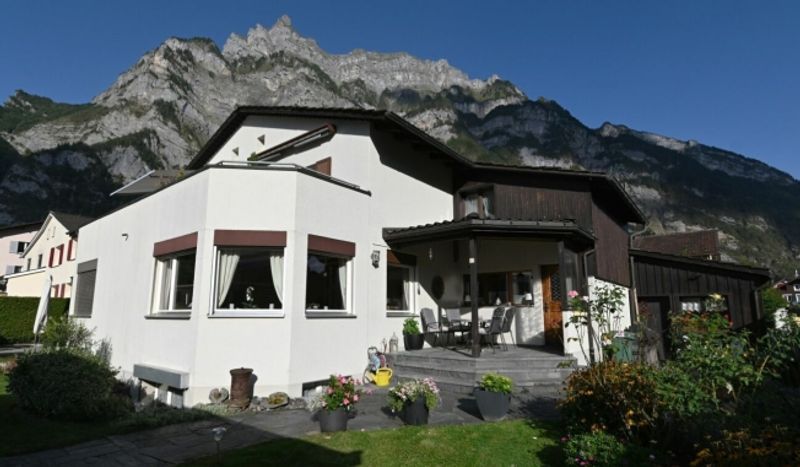 Gepflegtes, einseitig angebautes 5-Zimmer-Einfamilienhaus - 1