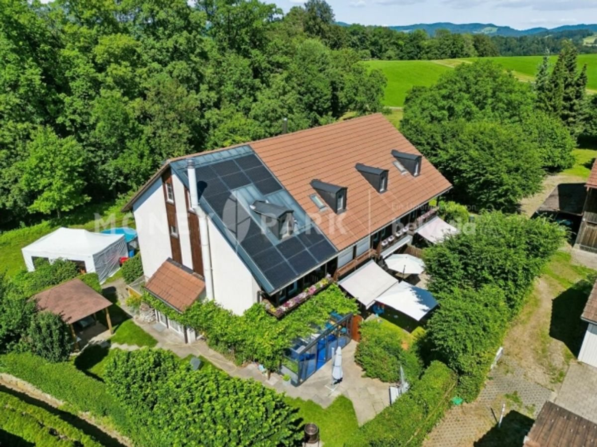 5.5-Zimmer-Reihenmittelhaus mit besonderem Wohngefühl und Garten - 9